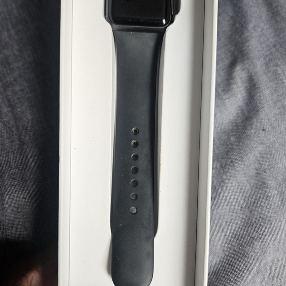 Apple Watch Series 3 - Black - Picture 2 of 9